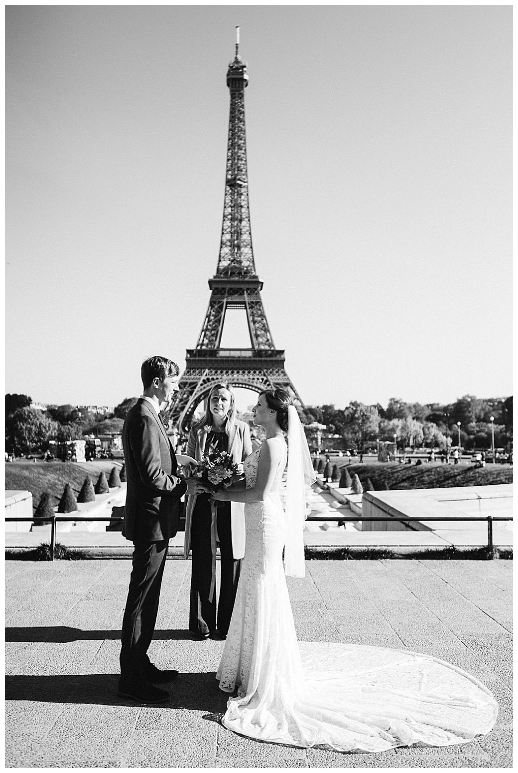 eiffel tower elopement, paris wedding planner, wedding officiant in paris