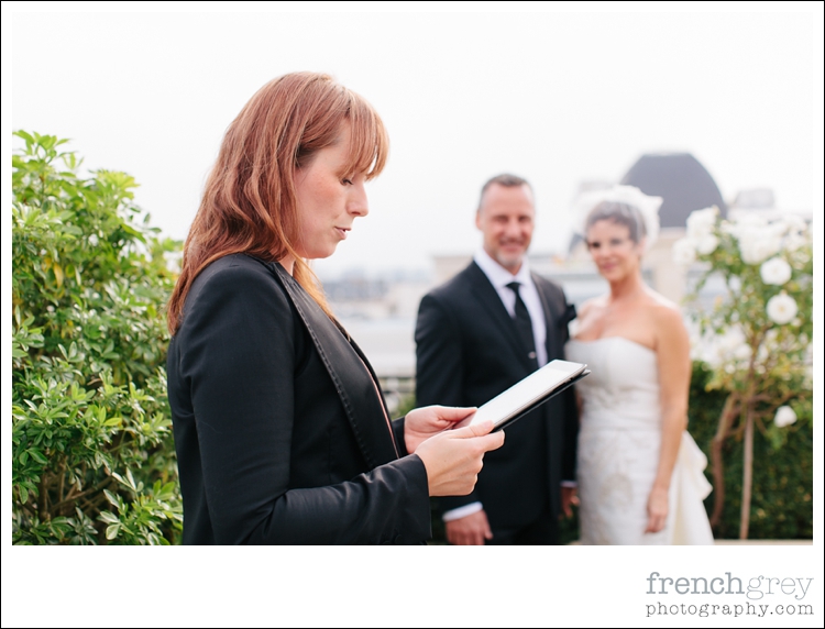 officiant,celebrant Paris France officiant