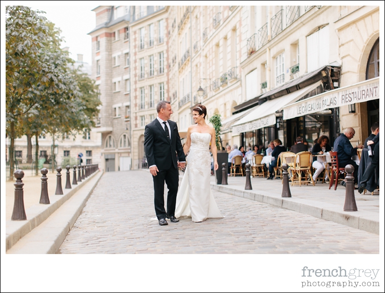 officiant,celebrant,wedding,Paris