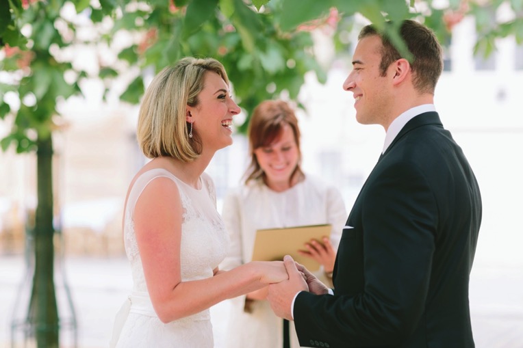 Elopement Paris celebrant