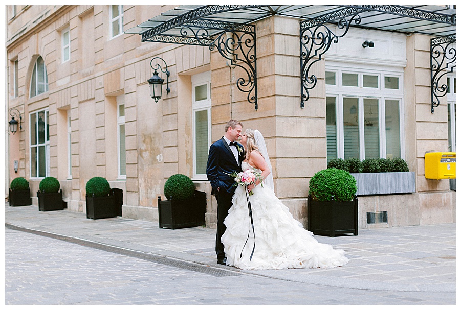 paris elopement planner, wedding officiant in paris, paris wedding in Palais Royale gardens, Paris wedding planner located in Paris